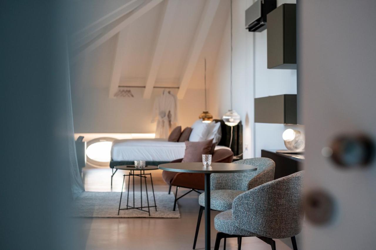Suite Balcony,1589513631:JPEG